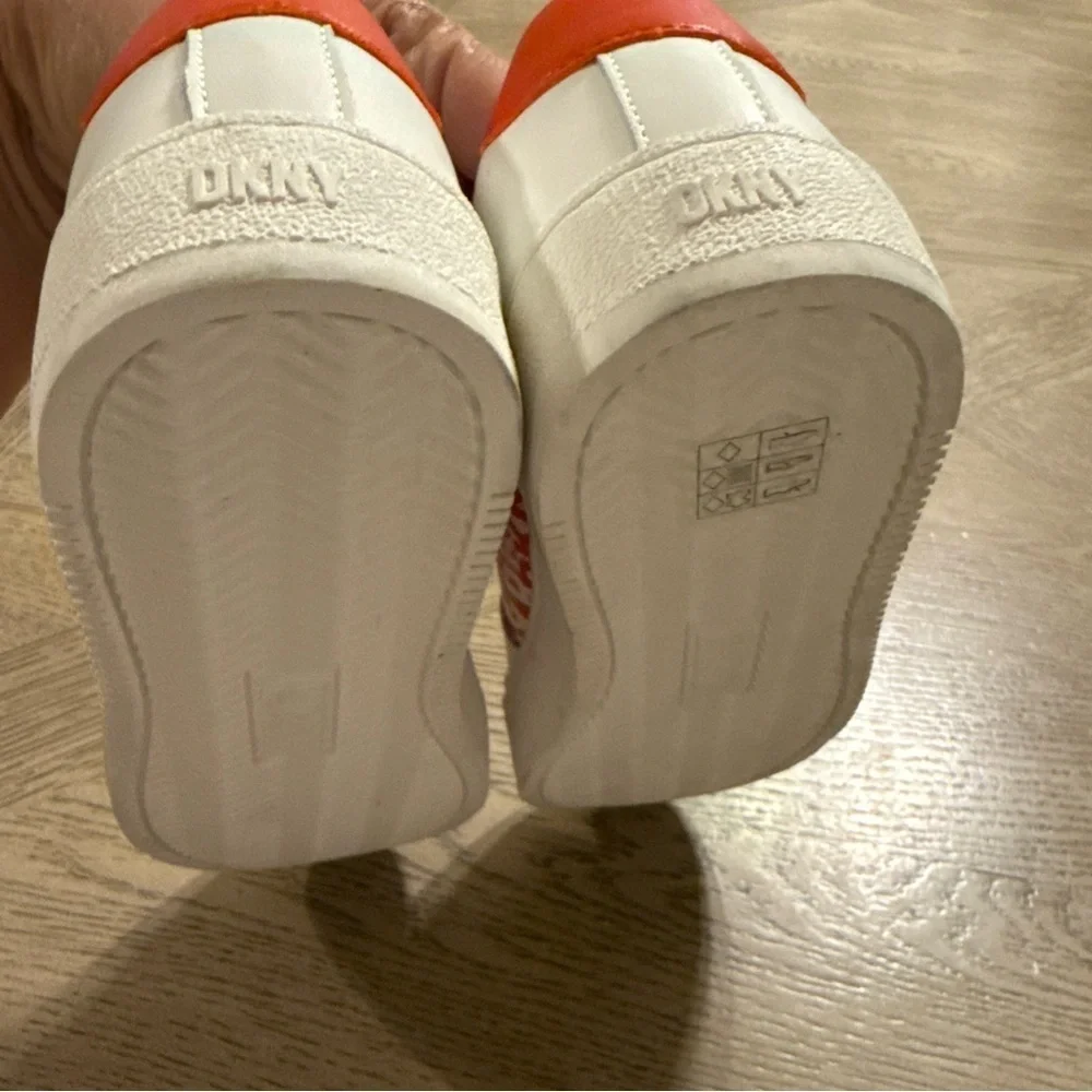 DKNY Women's Odlin Everyday Lace Up Platform Sneaker 6.5